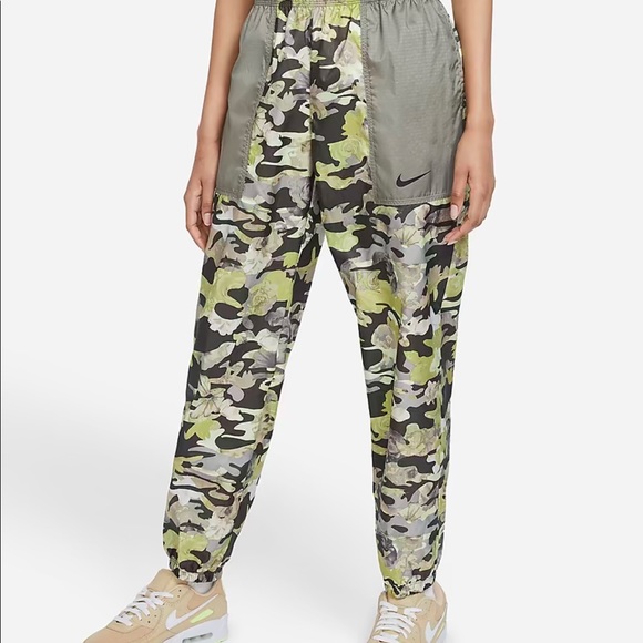 🆕 | ✔️ Nike Woven Pants - Picture 2 of 8